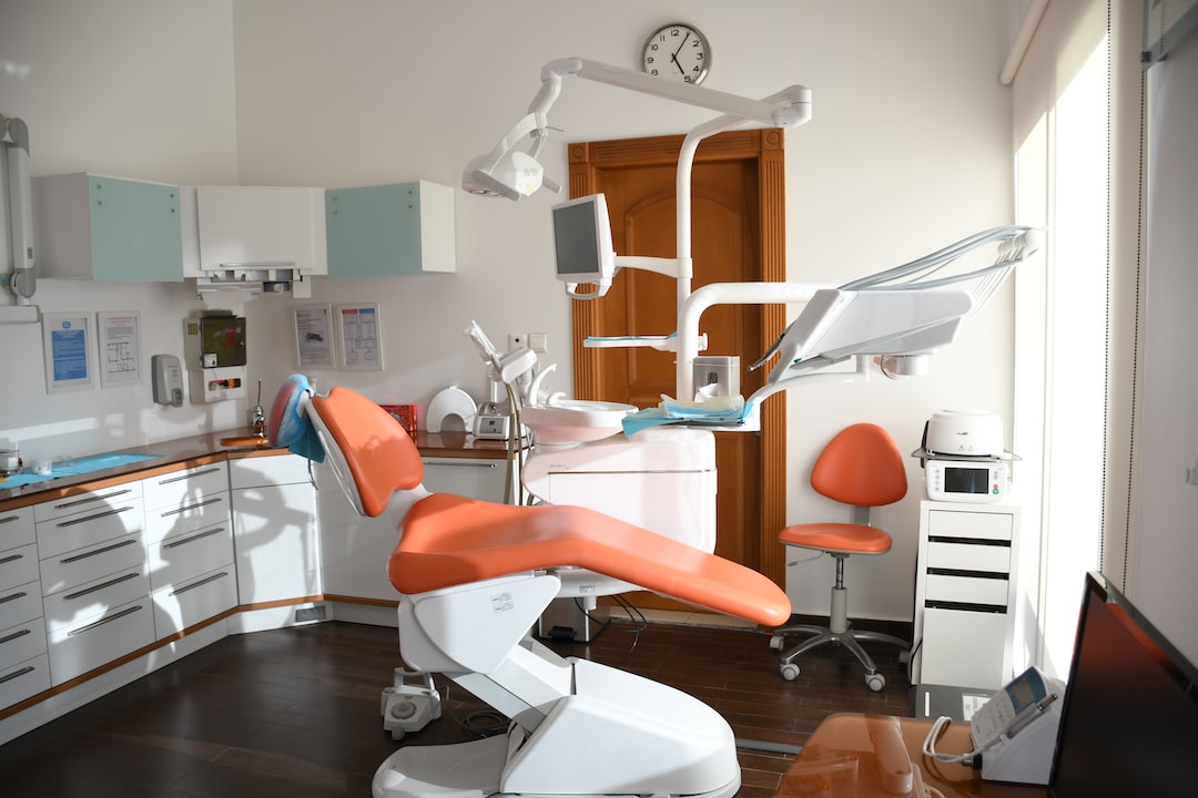 Jak wybrać odpowiednie wyposażenie dla gabinetu stomatologicznego?