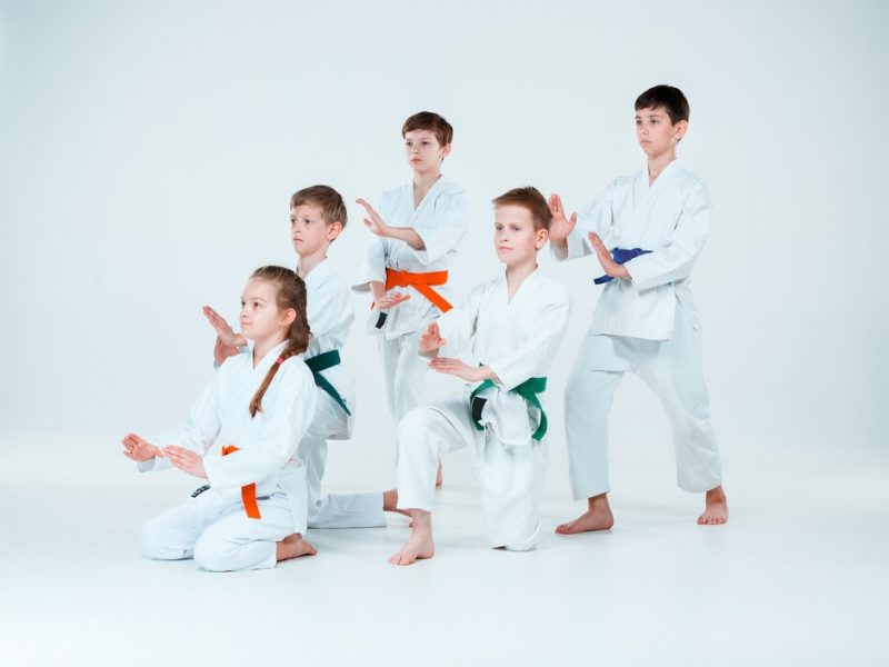 Jak treningi aikido wpływają na rozwój fizyczny i mentalny dzieci?